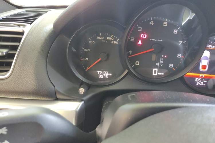 Used Porsche Cayman 2013 Cayman 2.7L Odometer Close Up