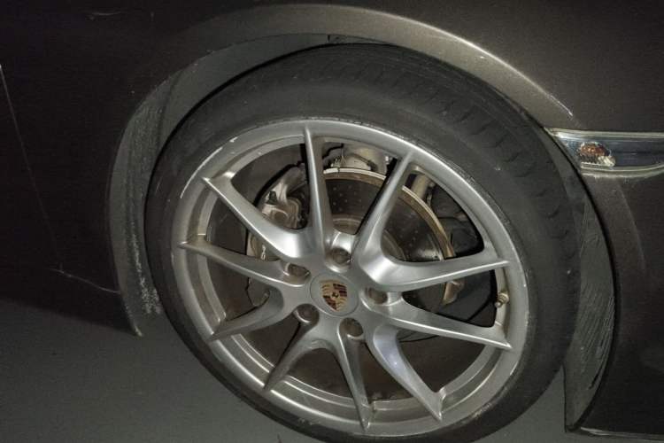 Used Porsche Cayman 2013 Cayman 2.7L Right Front Wheel Hub