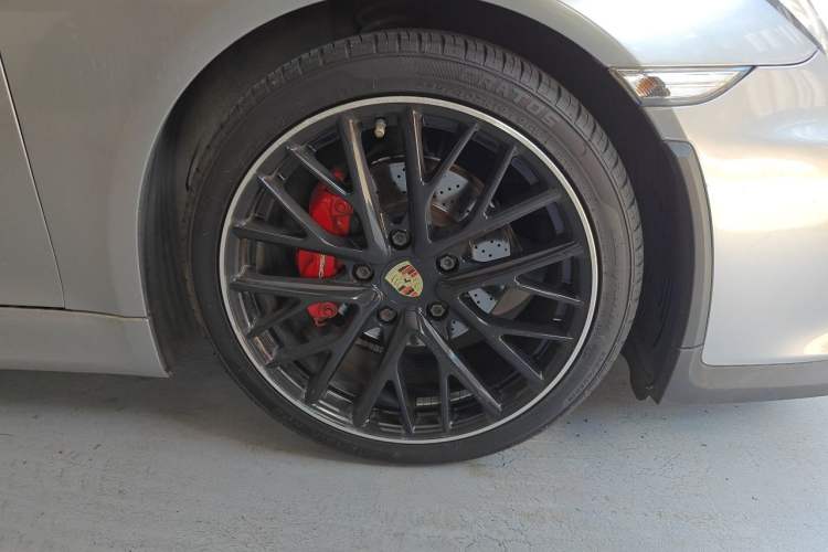 Used Porsche Cayman 2013 Cayman 2.7L Right Front Wheel Hub
