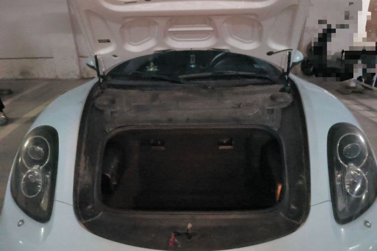 Used Porsche Cayman 2013 Cayman 2.7L Engine Bay