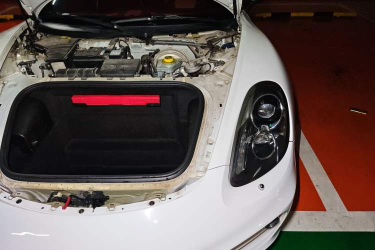 Used Porsche Cayman 2013 Cayman 2.7L Engine Bay Left