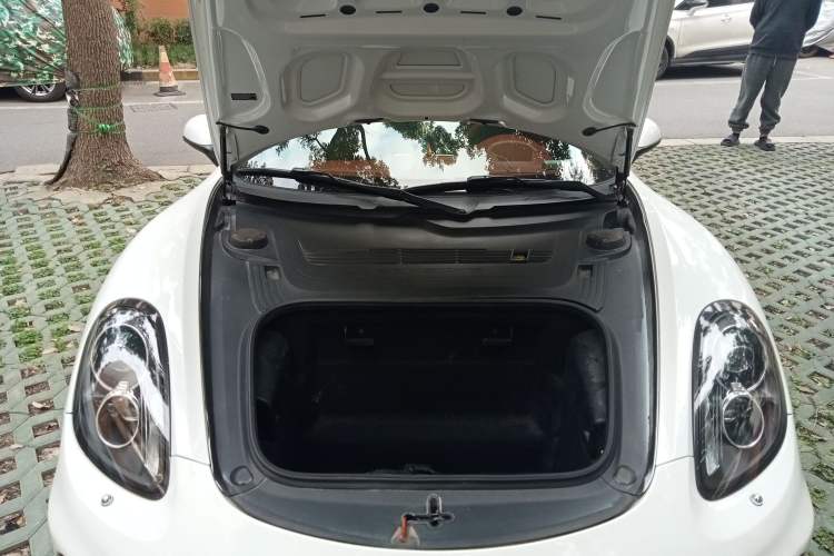 Used Porsche Cayman 2013 Cayman 2.7L Engine Bay