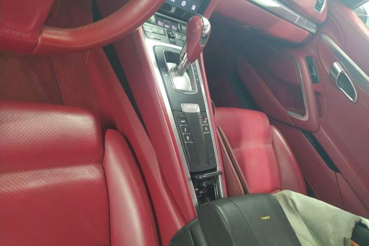 Used Porsche Cayman 2013 Cayman 2.7L Gear Lever