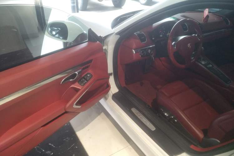 Used Porsche Cayman 2013 Cayman 2.7L Interior 3