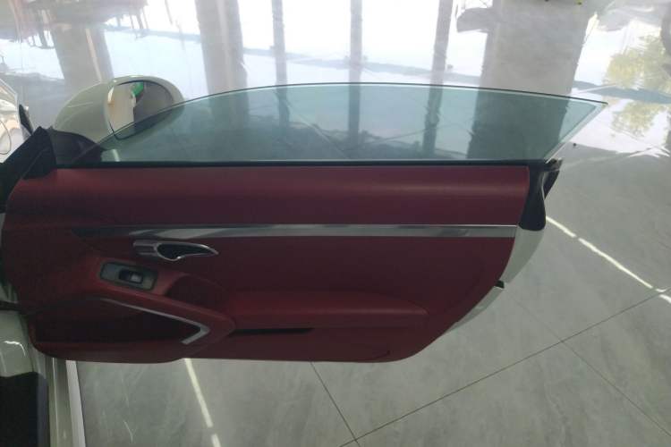 Used Porsche Cayman 2013 Cayman 2.7L Interior 5