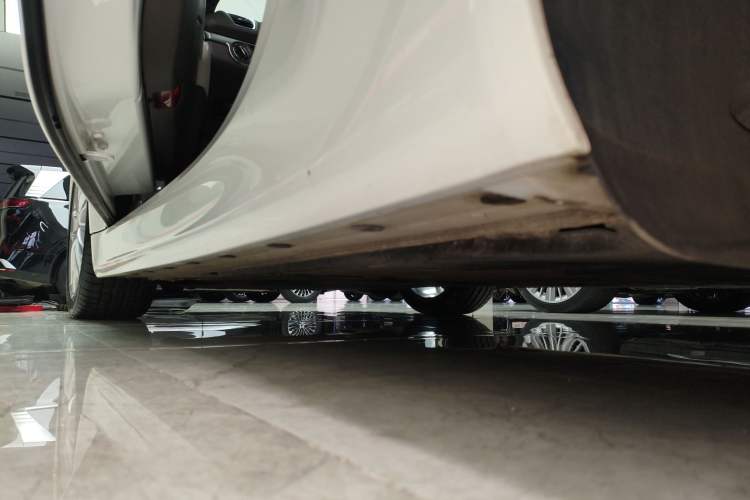 Used Porsche Cayman 2013 Cayman 2.7L Left Side Sill