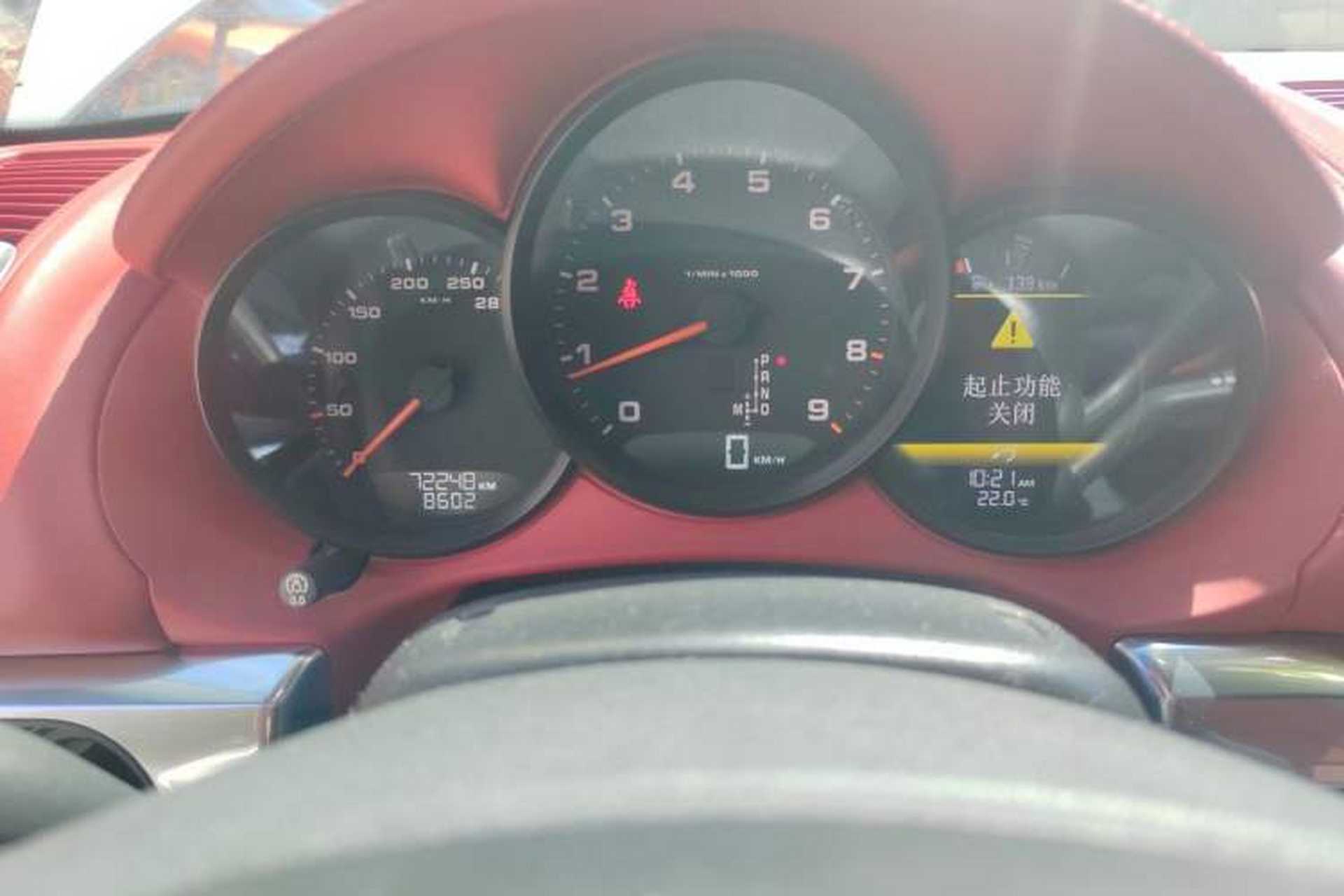 Used Porsche Cayman 2013 Cayman 2.7L Odometer Close Up