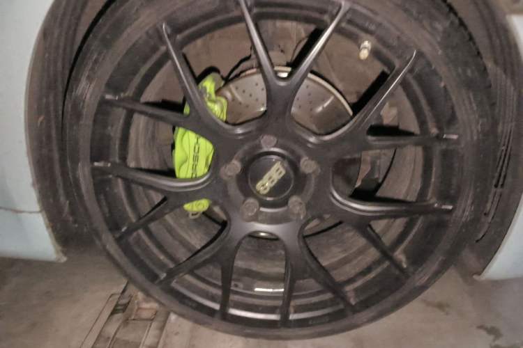 Used Porsche Cayman 2013 Cayman 2.7L Right Front Wheel Hub