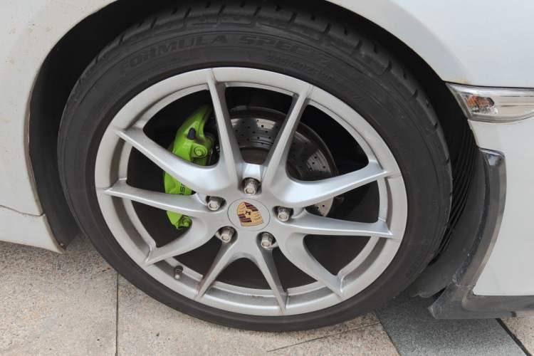 Used Porsche Cayman 2013 Cayman 2.7L Right Front Wheel Hub
