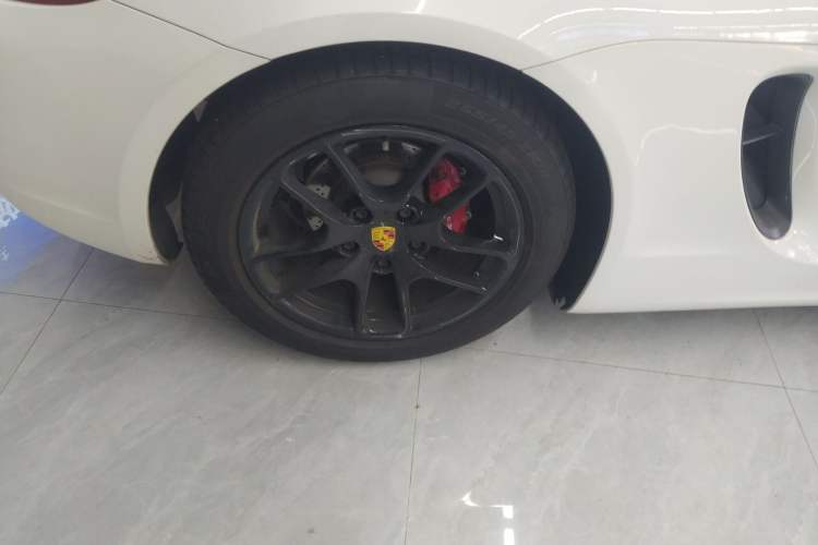 Used Porsche Cayman 2013 Cayman 2.7L Right Rear Wheel Hub