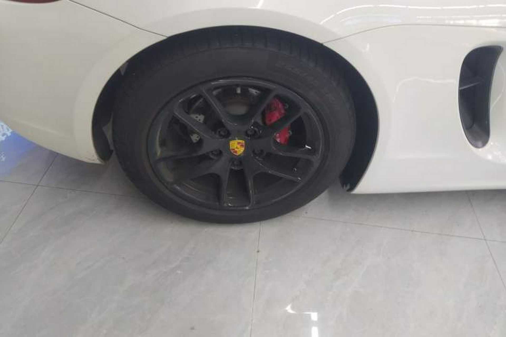 Used Porsche Cayman 2013 Cayman 2.7L Right Rear Wheel Hub