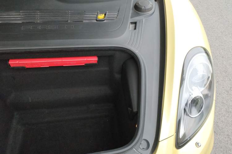 Used Porsche Cayman 2013 Cayman 2.7L Engine Bay Left