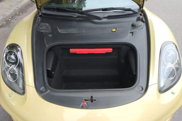 Used Porsche Cayman 2013 Cayman 2.7L Engine Bay