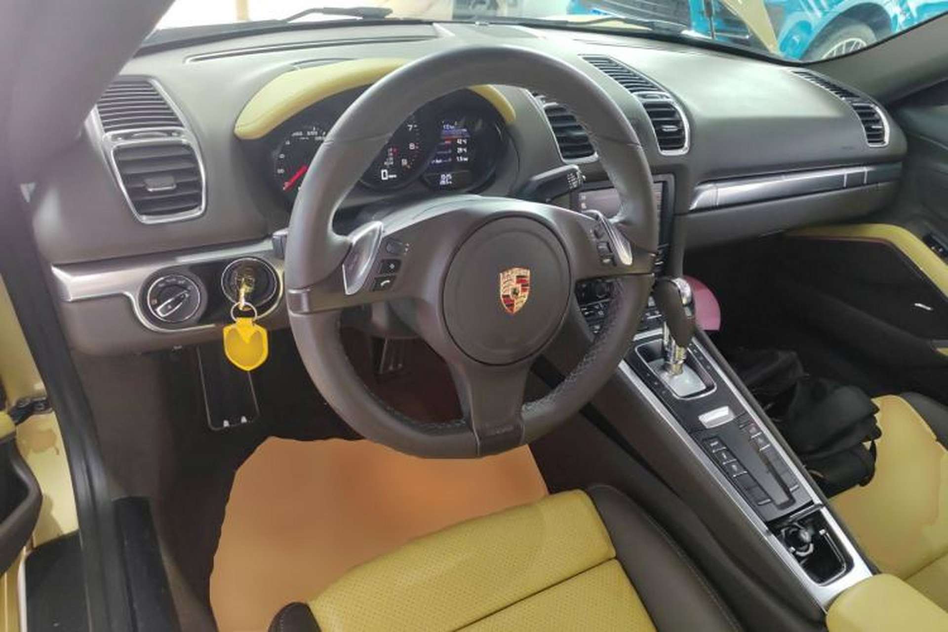 Used Porsche Cayman 2013 Cayman 2.7L Interior 2