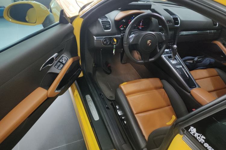 Used Porsche Cayman 2013 Cayman 2.7L Interior 3