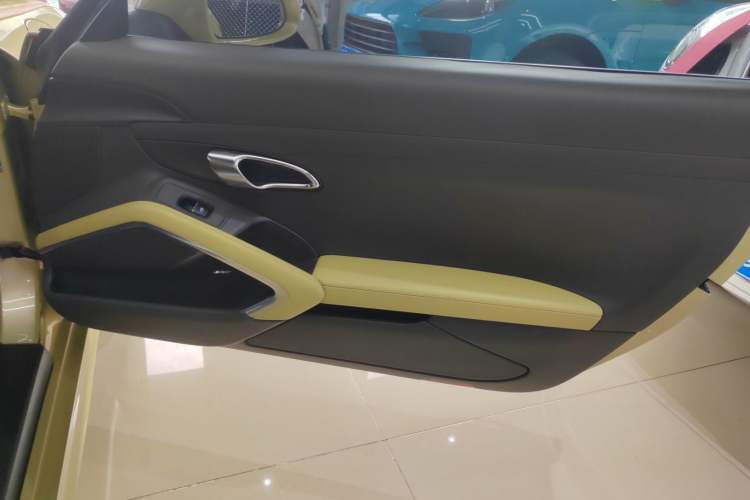 Used Porsche Cayman 2013 Cayman 2.7L Interior 6