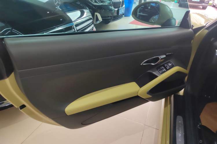 Used Porsche Cayman 2013 Cayman 2.7L Interior 7