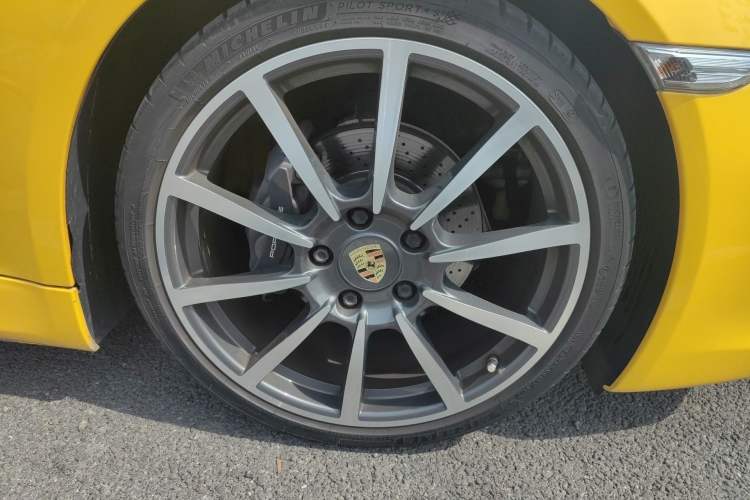 Used Porsche Cayman 2013 Cayman 2.7L Right Front Wheel Hub