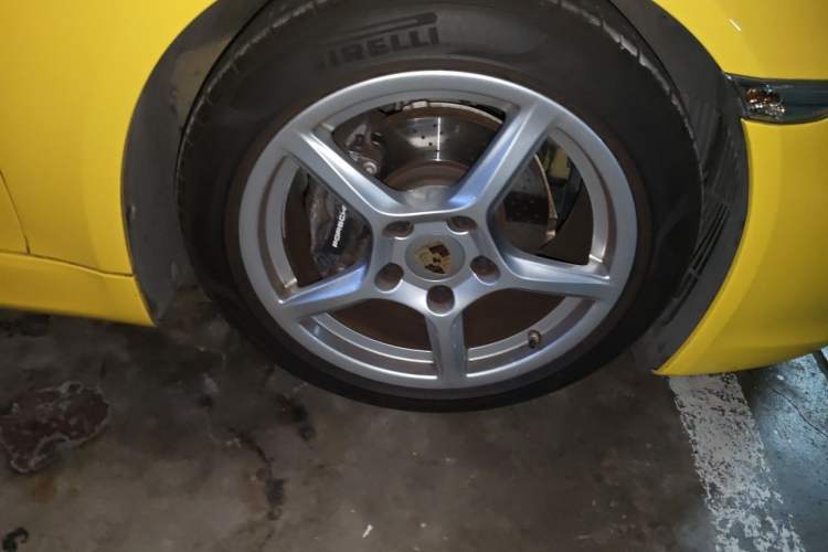 Used Porsche Cayman 2013 Cayman 2.7L Right Front Wheel Hub