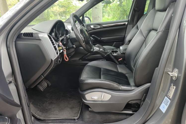 Used Porsche Cayman  Left Front Seat