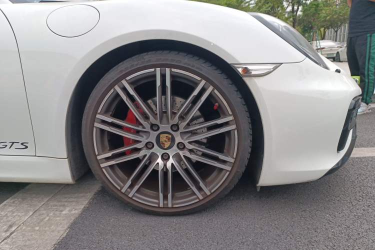Used Porsche Cayman 2014 Cayman GTS 3.4L Right Front Wheel Hub