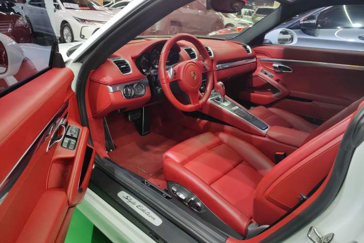 Used Porsche Cayman 2015 Cayman Style Edition 2.7L Interior 1