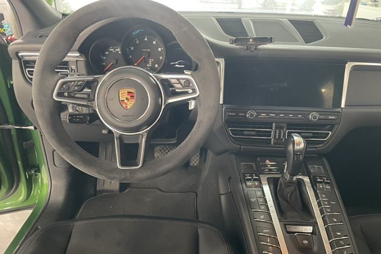 Used Porsche Macan 2018 Macan 2.0T Interior 4