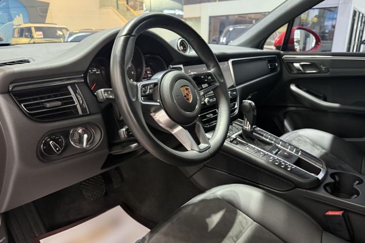 Used Porsche Macan 2020 Macan 2.0T Interior 4
