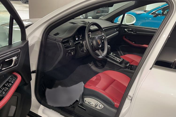 Used Porsche Macan 2024 Macan 2.0T Interior 2