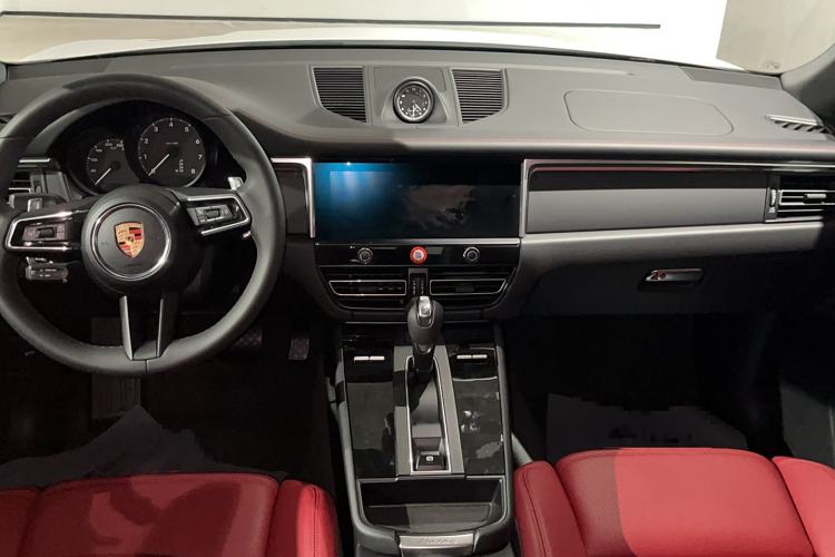 Used Porsche Macan 2024 Macan 2.0T Interior 3
