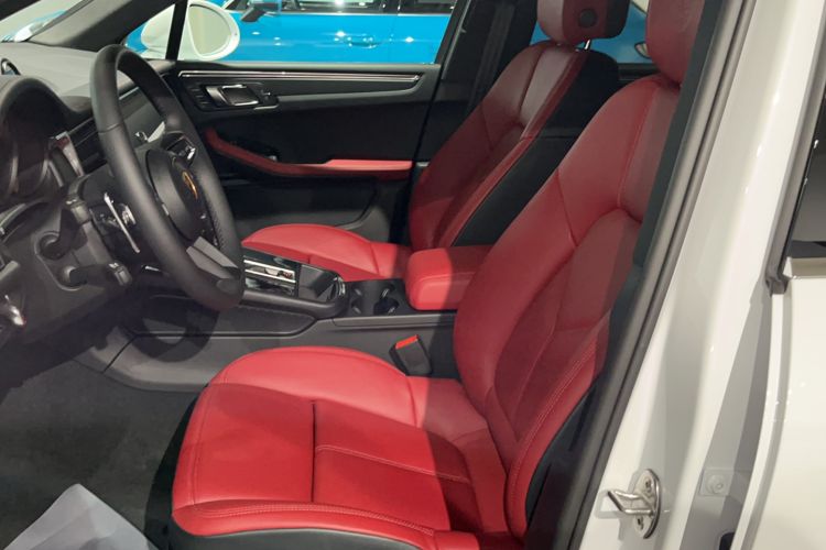 Used Porsche Macan 2024 Macan 2.0T Left Front Seat