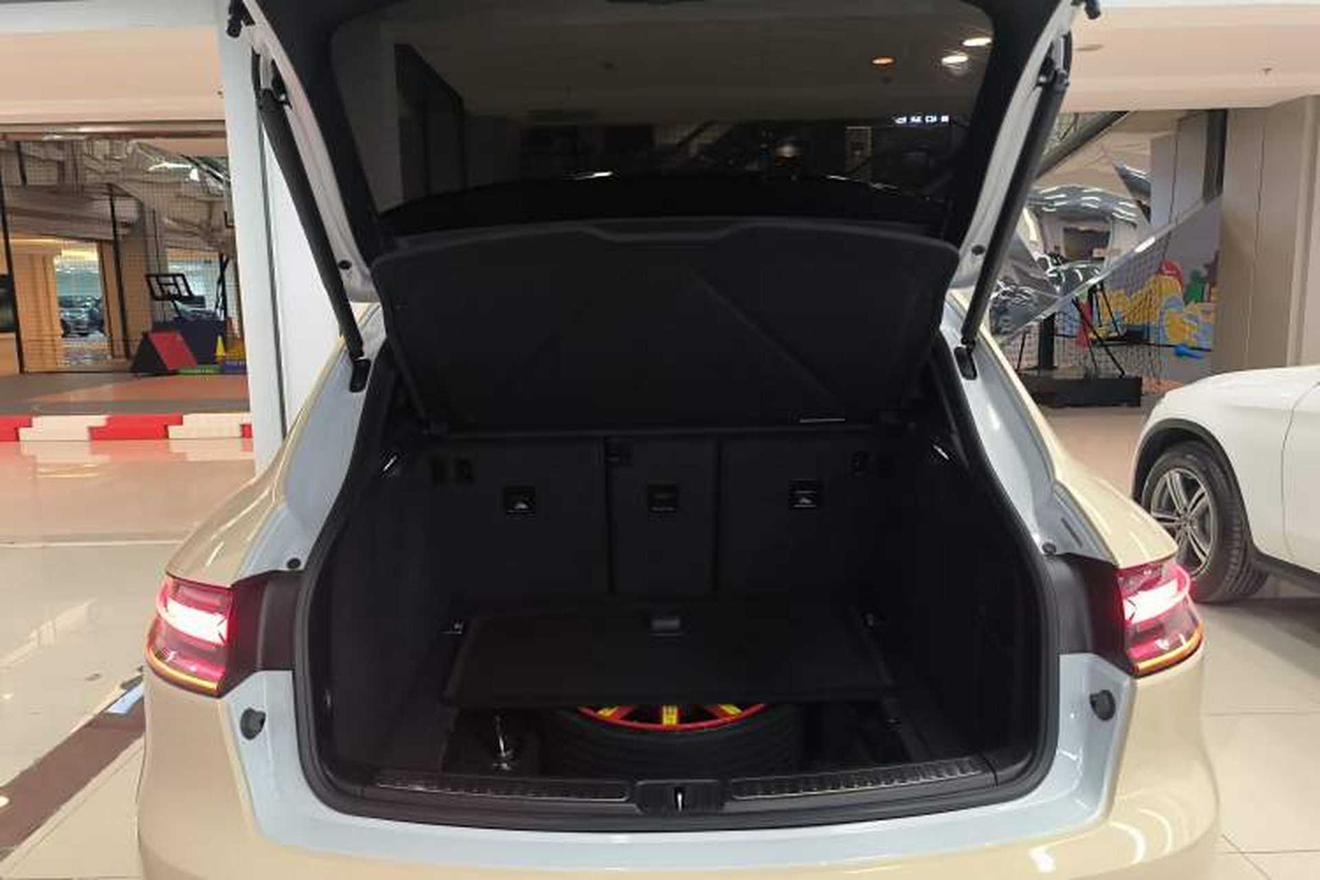 Used Porsche Macan 2022 Macan 2.0T Trunk