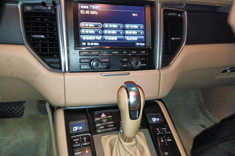 Used Porsche Macan 2014 Macan 2.0T Audio And AC Panel