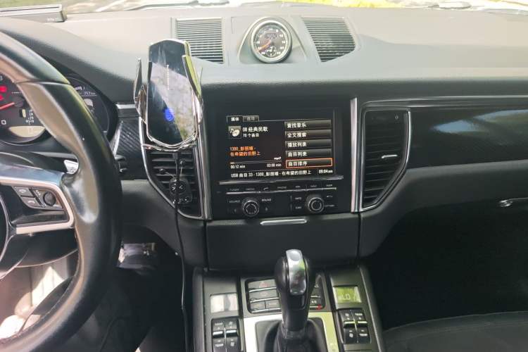 Used Porsche Macan 2014 Macan 2.0T Audio And AC Panel