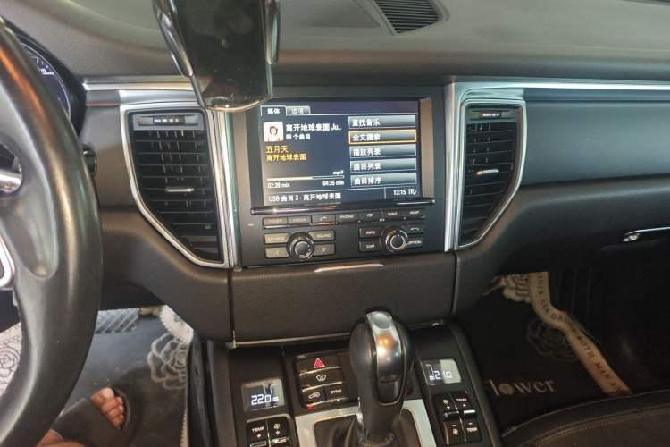 Used Porsche Macan 2014 Macan 2.0T Audio And AC Panel