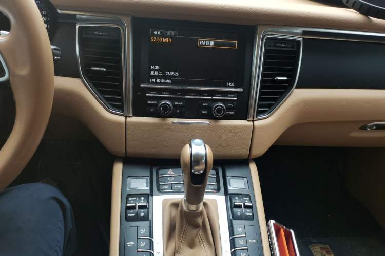 Used Porsche Macan 2014 Macan 2.0T Audio And AC Panel
