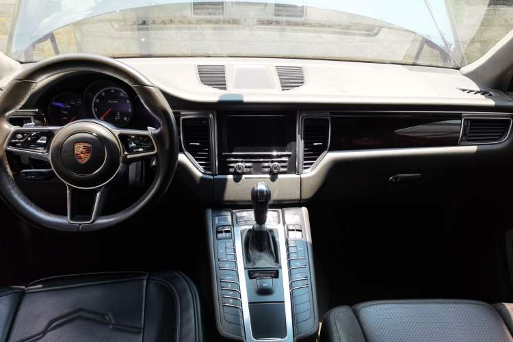 Used Porsche Macan 2014 Macan Turbo 3.6T Center Console