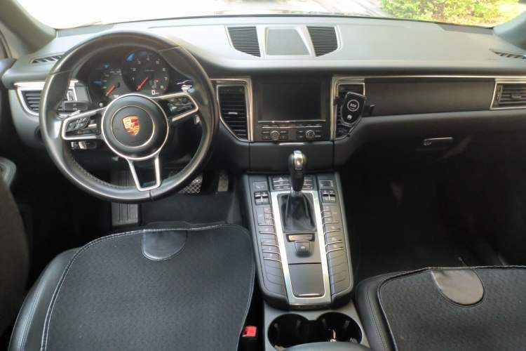 Used Porsche Macan 2014 Macan 2.0T Center Console