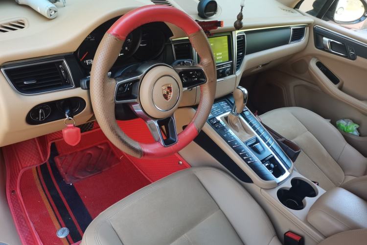Used Porsche Macan 2014 Macan 2.0T Center Console