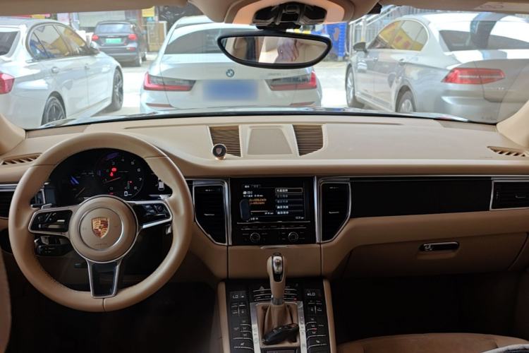 Used Porsche Macan 2014 Macan 2.0T Center Console