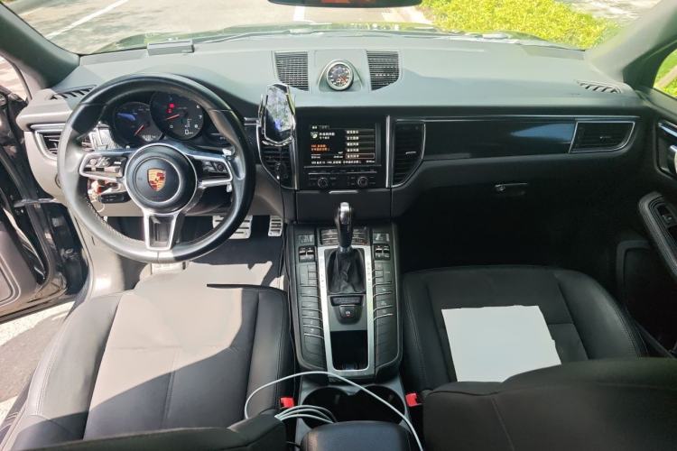 Used Porsche Macan 2014 Macan 2.0T Center Console