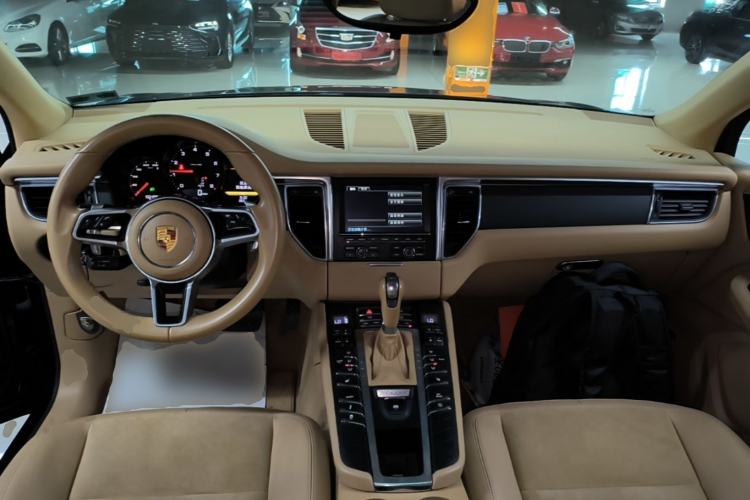 Used Porsche Macan 2014 Macan 2.0T Center Console
