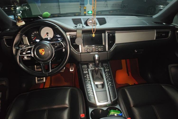 Used Porsche Macan  Center Console