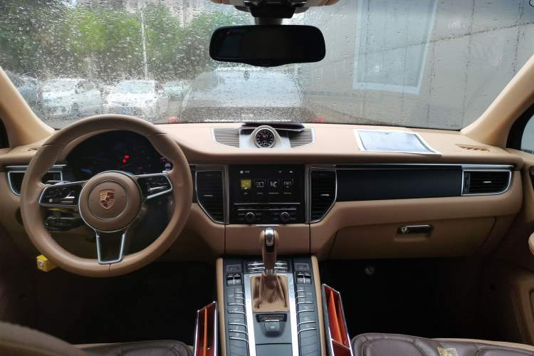 Used Porsche Macan 2014 Macan 2.0T Center Console