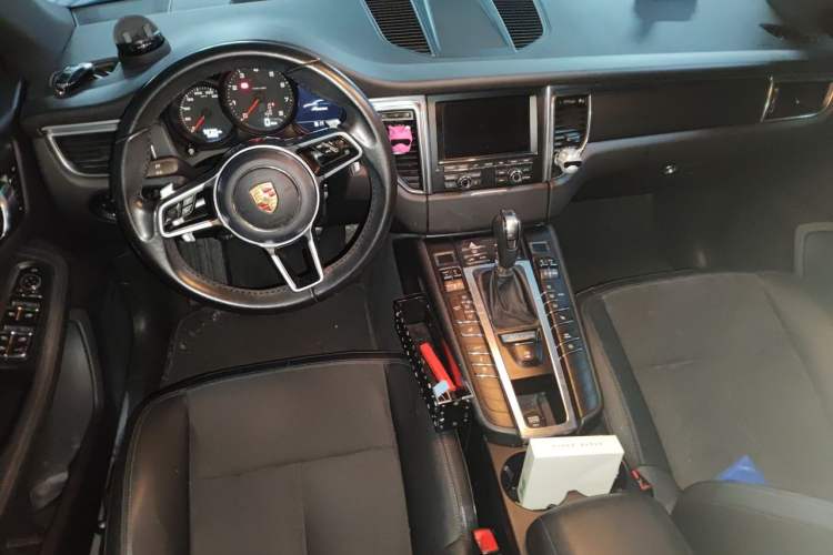 Used Porsche Macan 2014 Macan 2.0T Center Console