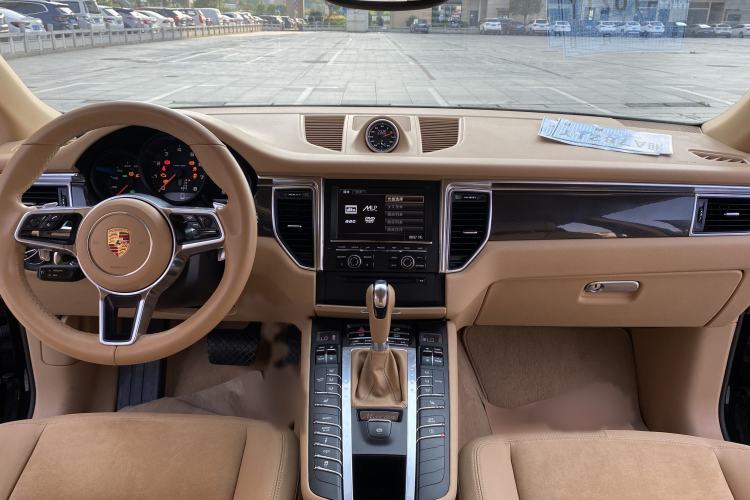 Used Porsche Macan 2014 Macan 2.0T Center Console