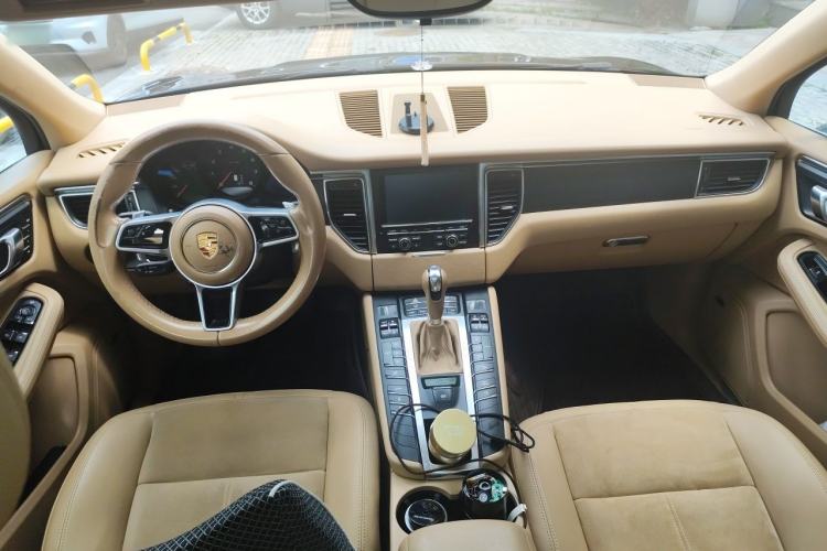 Used Porsche Macan 2014 Macan 2.0T Center Console