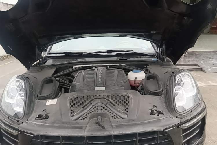 Used Porsche Macan 2014 Macan S 3.0T Engine Bay