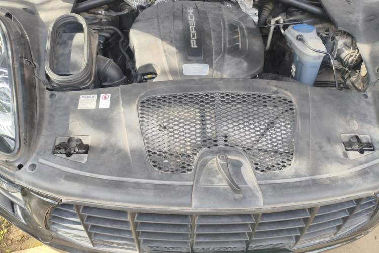 Used Porsche Macan 2014 Macan 2.0T Engine Bay
