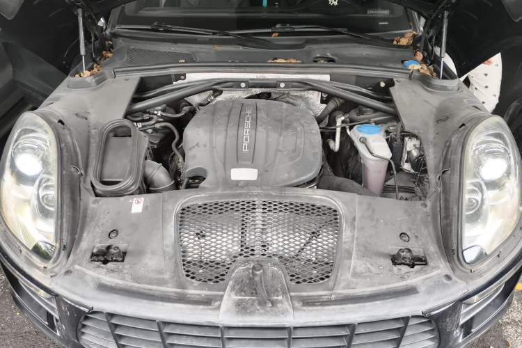 Used Porsche Macan 2014 Macan 2.0T Engine Bay